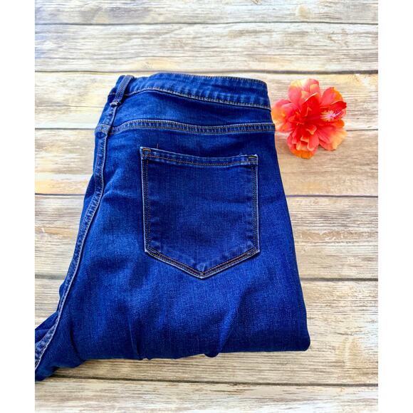 Sold - Picture 2 of 8